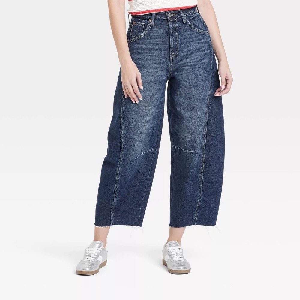 *NWT* Universal Thread Womens High Rise Curve Barrel Leg Jeans Size: 6